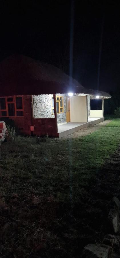 Le Tai Village Resort Near Solio Game Reserve Mweiga Exterior photo